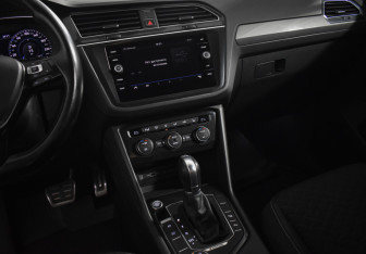 Подержанный автомобиль Volkswagen Tiguan 2018 года (20 фото)