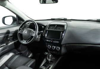 Подержанный автомобиль Mitsubishi ASX 2018 года (9 фото)