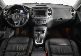 Подержанный автомобиль Volkswagen Tiguan 2013 года (13 фото)
