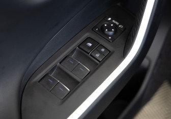 Подержанный автомобиль Toyota RAV4 2024 года (25 фото)