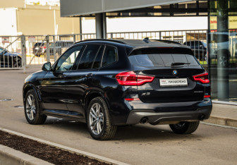 Подержанный автомобиль BMW X3 2021 года (8 фото)