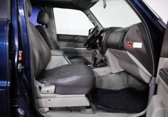 Подержанный автомобиль Nissan Patrol 2003 года (23 фото)
