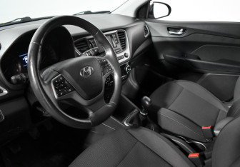 Подержанный автомобиль Hyundai Solaris Sedan 2018 года (9 фото)