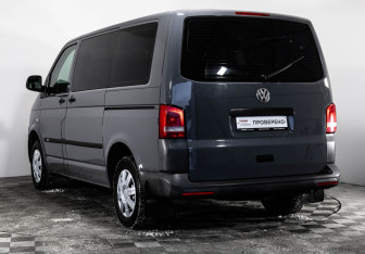 Подержанный автомобиль Volkswagen Caravelle 2014 года (7 фото)