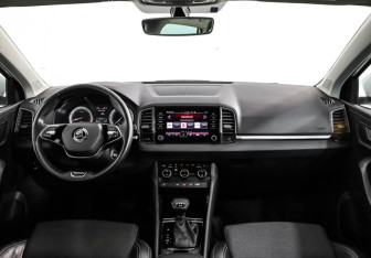 Подержанный автомобиль Skoda Karoq 2020 года (10 фото)