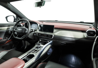 Подержанный автомобиль Geely Coolray 2023 года (9 фото)