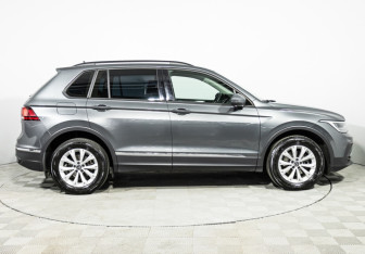 Подержанный автомобиль Volkswagen Tiguan 2022 года (4 фото)
