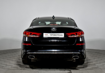 Подержанный автомобиль Kia Optima Sedan 2018 года (6 фото)