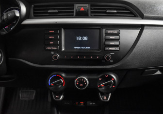 Подержанный автомобиль Kia Rio Sedan 2019 года (17 фото)
