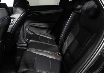 Подержанный автомобиль Geely Tugella 2023 года (10 фото)