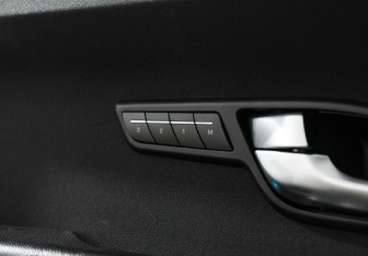 Подержанный автомобиль Land Rover Range Rover Evoque 2014 года (18 фото)