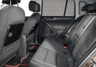 Подержанный автомобиль Volkswagen Tiguan 2015 года (11 фото)