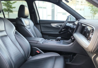 Подержанный автомобиль GAC GS8 2023 года (12 фото)