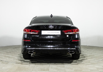 Подержанный автомобиль Kia Optima Sedan 2019 года (6 фото)