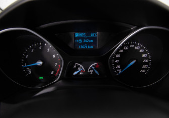 Подержанный автомобиль Toyota Corolla Sedan 2008 года (17 фото)