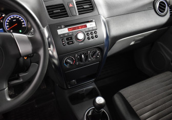 Подержанный автомобиль Suzuki SX4 Hatchback 2012 года (19 фото)