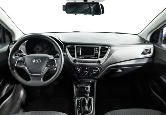 Подержанный автомобиль Hyundai Solaris Sedan 2021 года (13 фото)