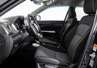 Подержанный автомобиль Suzuki Vitara 2016 года (19 фото)