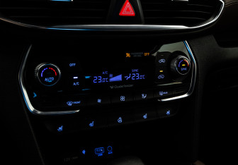 Подержанный автомобиль Hyundai Santa Fe 2018 года (15 фото)