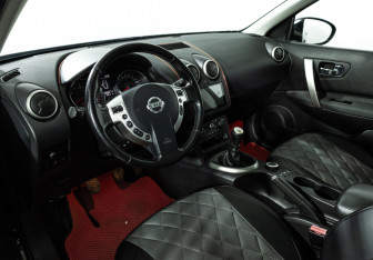 Подержанный автомобиль Nissan Qashqai+2 2011 года (11 фото)