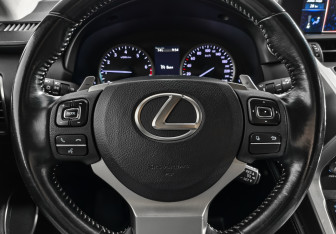 Подержанный автомобиль Lexus NX 2017 года (17 фото)
