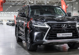 Подержанный автомобиль Lexus LX 2015 года (4 фото)