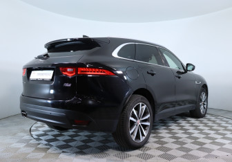 Подержанный автомобиль Jaguar F-Pace 2016 года (5 фото)
