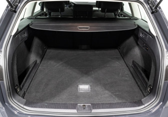 Подержанный автомобиль Volkswagen Passat Wagon 2019 года (21 фото)
