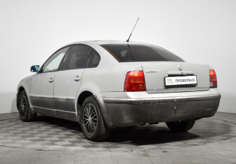 Подержанный автомобиль Volkswagen Passat Sedan 2000 года (7 фото)