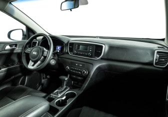 Подержанный автомобиль Kia Sportage 2018 года (9 фото)