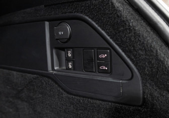 Подержанный автомобиль Volkswagen Touareg 2013 года (20 фото)