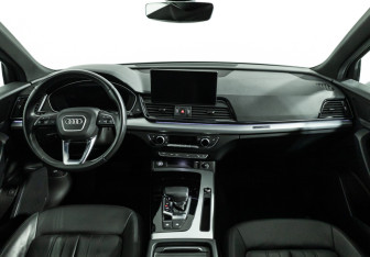 Подержанный автомобиль Audi Q5 2021 года (13 фото)