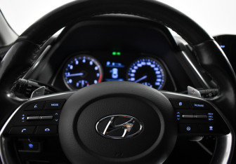 Подержанный автомобиль Hyundai Sonata 2020 года (21 фото)