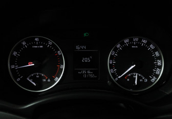 Подержанный автомобиль Skoda Octavia Liftback 2012 года (12 фото)