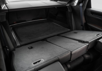 Подержанный автомобиль Porsche Cayenne 2023 года (34 фото)