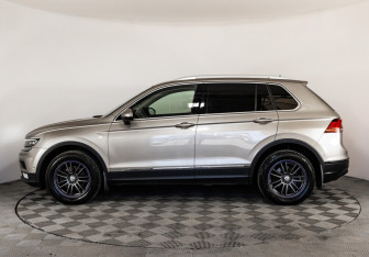 Подержанный автомобиль Volkswagen Tiguan 2017 года (8 фото)