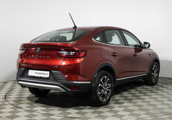 Подержанный автомобиль Renault Arkana 2019 года (5 фото)