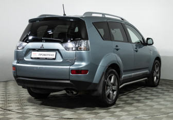 Подержанный автомобиль Mitsubishi Outlander 2007 года (5 фото)