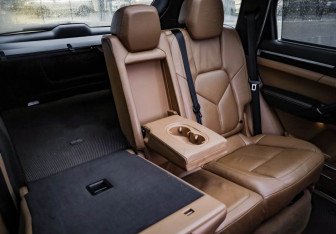 Подержанный автомобиль Porsche Cayenne 2011 года (35 фото)