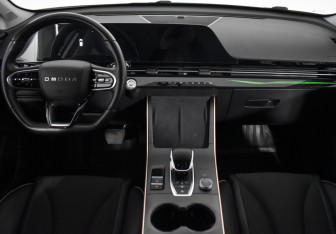 Подержанный автомобиль Omoda C5 2023 года (15 фото)