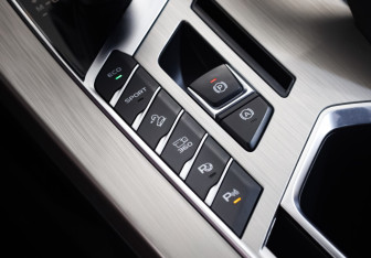 Подержанный автомобиль Geely Coolray 2020 года (19 фото)