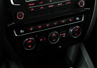 Подержанный автомобиль Volkswagen Jetta Sedan 2016 года (15 фото)