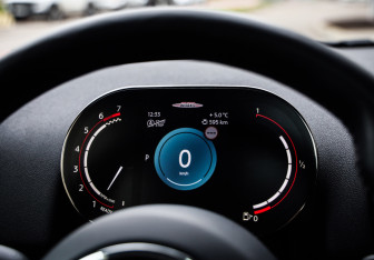 Подержанный автомобиль MINI Countryman 2021 года (16 фото)