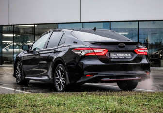 Подержанный автомобиль Toyota Camry Sedan 2021 года (9 фото)