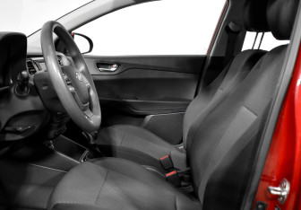 Подержанный автомобиль Hyundai Solaris Sedan 2021 года (10 фото)