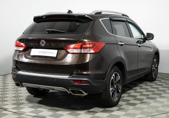 Подержанный автомобиль DongFeng AX7 2019 года (5 фото)