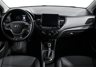 Подержанный автомобиль Hyundai Solaris Sedan 2021 года (14 фото)