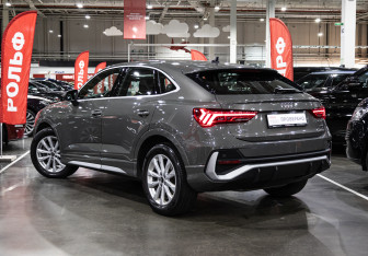 Подержанный автомобиль Audi Q3 Sportback 2020 года (11 фото)