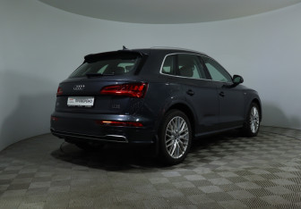 Подержанный автомобиль Audi Q5 2017 года (5 фото)