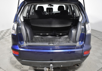 Подержанный автомобиль Mitsubishi Outlander 2011 года (21 фото)